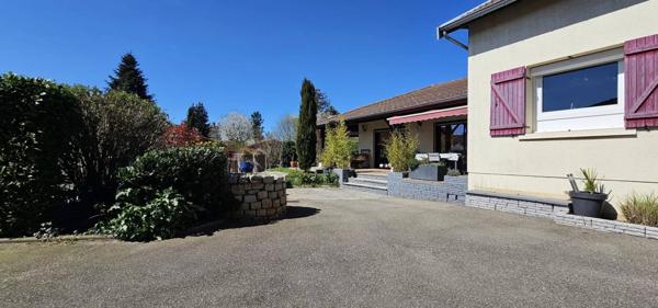 VILLA EXCEPTIONNELLE 175M2 AVEC PISCINE ET DEPENDANCES