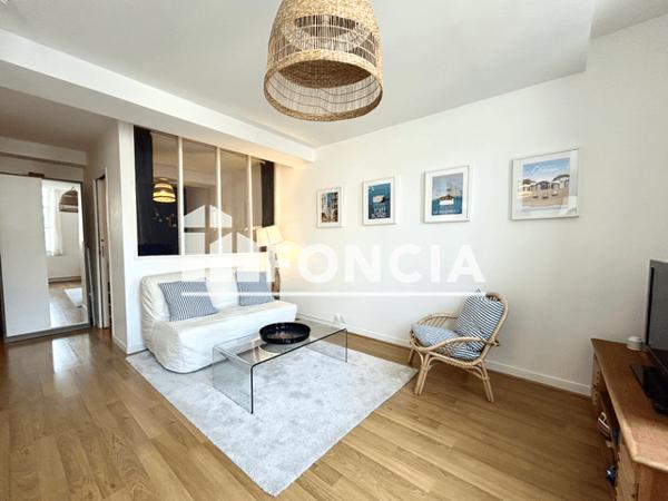 Location Studio meublé 37.8 m² - 15 RUE DUPATY La Rochelle 17000