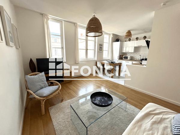 Location Studio meublé 37.8 m² - 15 RUE DUPATY La Rochelle 17000