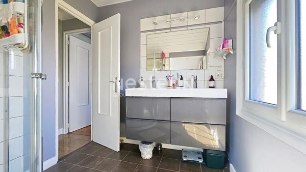 A VENDRE EN EXCLUSIVITE MAISON FAMILIALE SITUEE A MORANGIS DANS UN SECTEUR PAVILLONNAIRE CALME