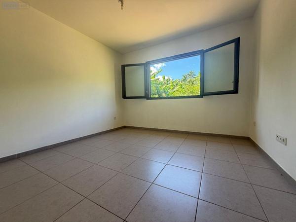 Maison à vendre à Sainte-Clotilde à la Réunion (97490), ref : 97405/254   
Moufia