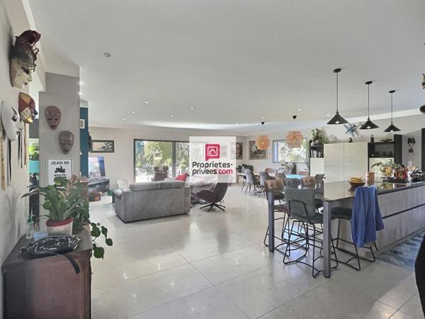 BELLE VILLA de Type 6 pièces de 184 m²