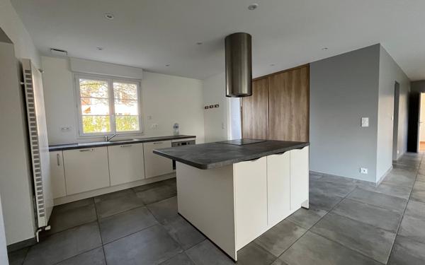 Maison à louer    4 pièces • 100,02 m2 Marolles-en-Brie