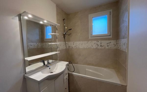 Maison à louer    4 pièces • 100,02 m2 Marolles-en-Brie