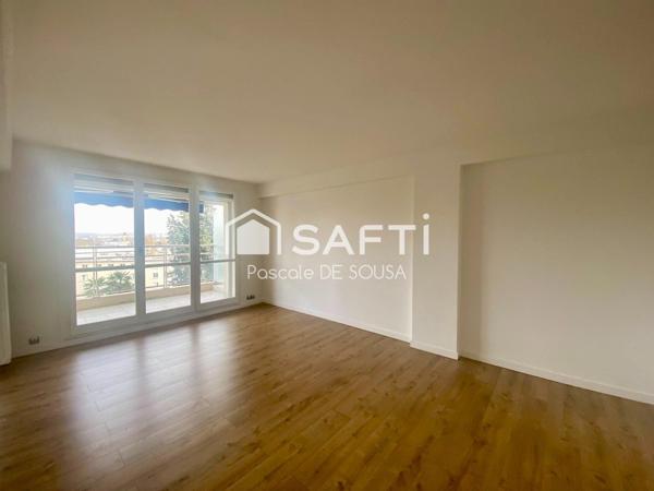 Agréable 3 pièces avec terrasse proche Lycée International