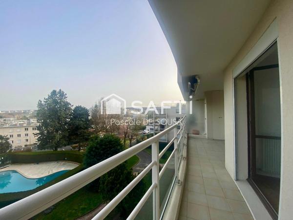 Agréable 3 pièces avec terrasse proche Lycée International