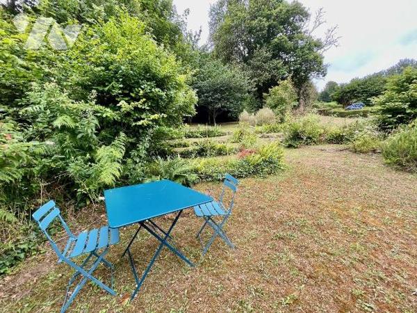 Maison à Vendre à Saint-Michel-en-Grève (22300) 

A 600 mètres de la plage.
Charmante maison...