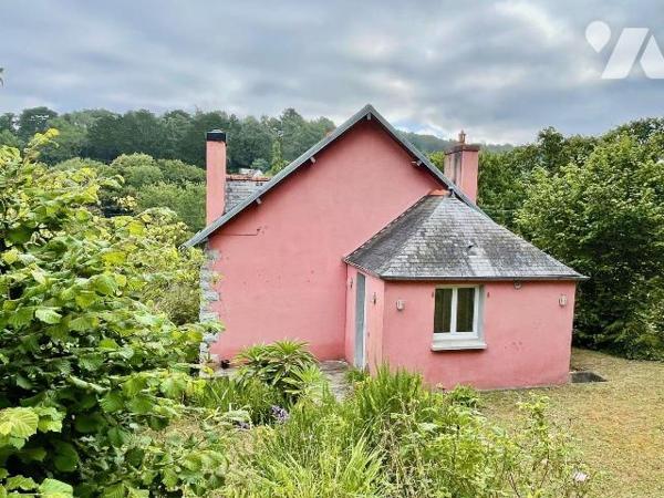 Maison à Vendre à Saint-Michel-en-Grève (22300) 

A 600 mètres de la plage.
Charmante maison...