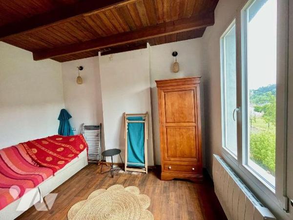 Maison à Vendre à Saint-Michel-en-Grève (22300) 

A 600 mètres de la plage.
Charmante maison...