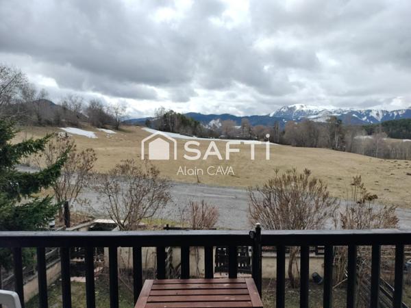 Très bel Appartement de 76m² de type 3/4 sur 1 niveau avec mezzanie, terrasse , casier à ski, parking commun vue dégagé