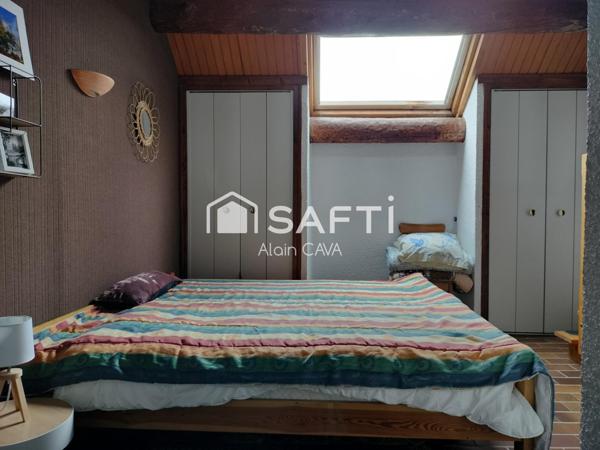 Très bel Appartement de 76m² de type 3/4 sur 1 niveau avec mezzanie, terrasse , casier à ski, parking commun vue dégagé