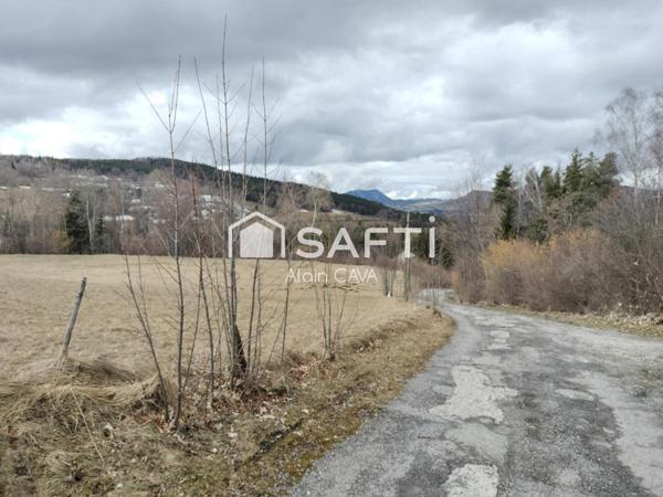 Très bel Appartement de 76m² de type 3/4 sur 1 niveau avec mezzanie, terrasse , casier à ski, parking commun vue dégagé