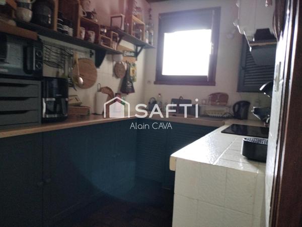 Très bel Appartement de 76m² de type 3/4 sur 1 niveau avec mezzanie, terrasse , casier à ski, parking commun vue dégagé