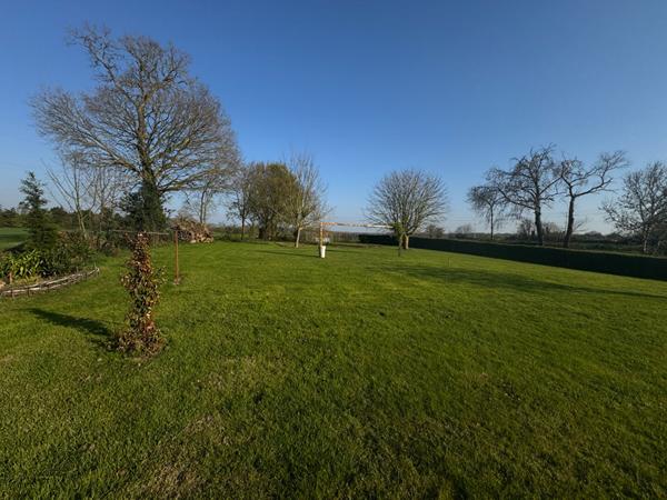 Vente terrain constructible d'environ 800 m2 à Saint Denoual