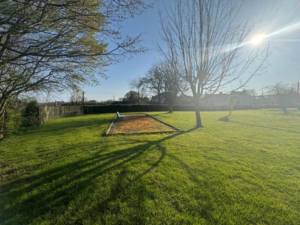 Vente terrain constructible d'environ 800 m2 à Saint Denoual