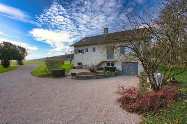 Saint-Gengoux-de-Scissé (71260) Belle Maison