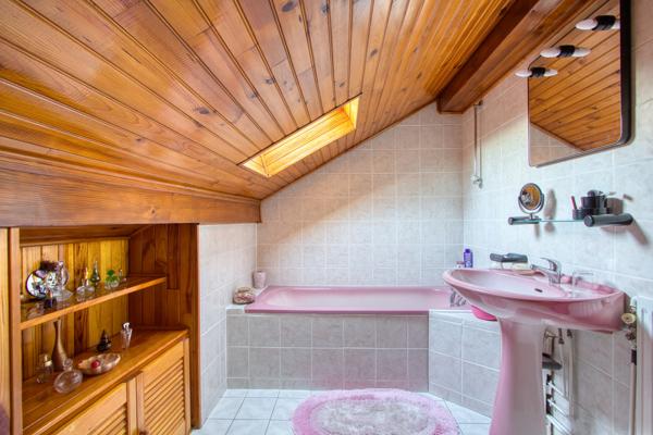 Saint-Gengoux-de-Scissé (71260) Belle Maison