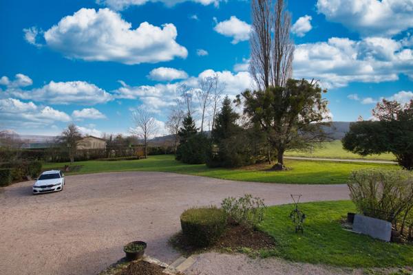 Saint-Gengoux-de-Scissé (71260) Belle Maison