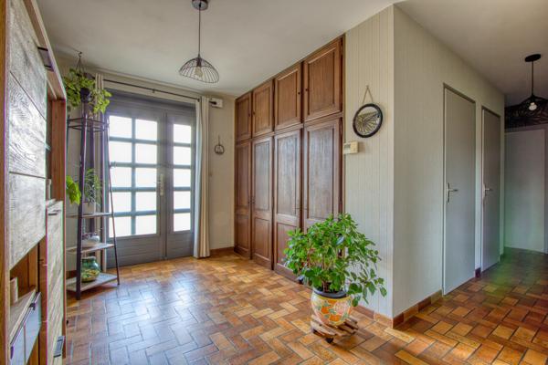 Saint-Gengoux-de-Scissé (71260) Belle Maison