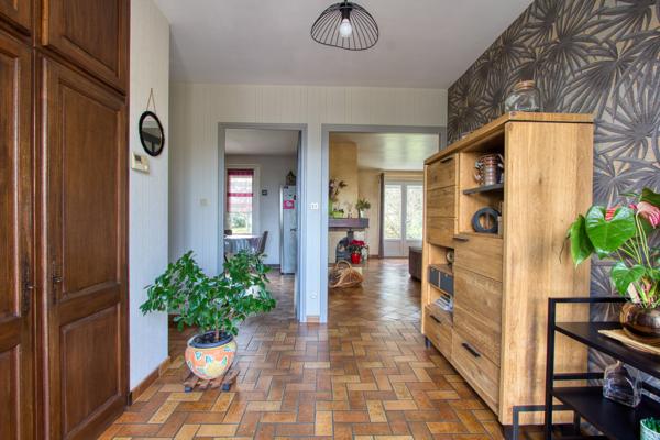 Saint-Gengoux-de-Scissé (71260) Belle Maison