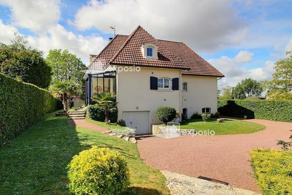 Maison Niort 7 pièce(s) 219.51 m2