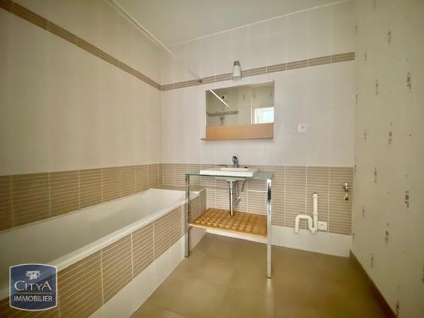 Appartement à louer 3 pièces 76.01m²