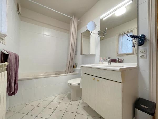 Saclay (91400) *** MAISON FAMILIALE LE VAL D'ALBIAN - ESPACE DE VIE 40m2 - 5 CHAMBRES DONT 4 SUITES PARENTALES - 5 WC - JARDI