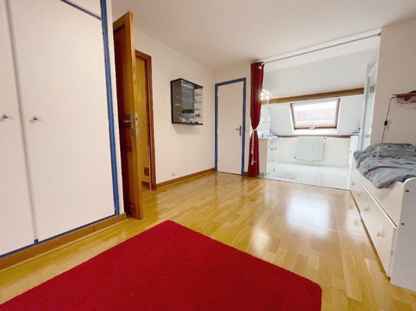 Saclay (91400) *** MAISON FAMILIALE LE VAL D'ALBIAN - ESPACE DE VIE 40m2 - 5 CHAMBRES DONT 4 SUITES PARENTALES - 5 WC - JARDI