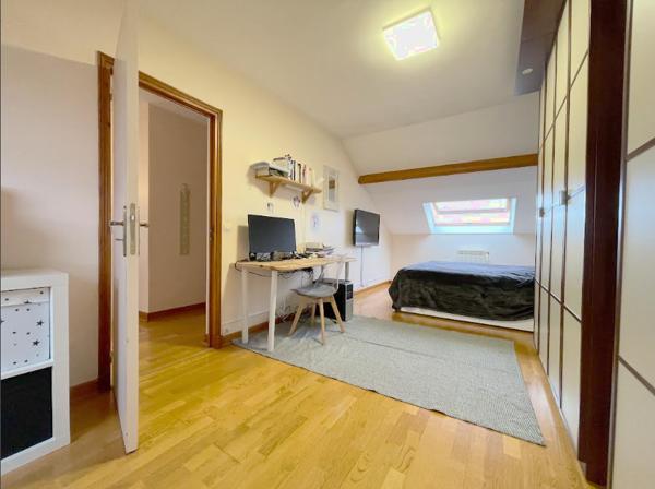 Saclay (91400) *** MAISON FAMILIALE LE VAL D'ALBIAN - ESPACE DE VIE 40m2 - 5 CHAMBRES DONT 4 SUITES PARENTALES - 5 WC - JARDI