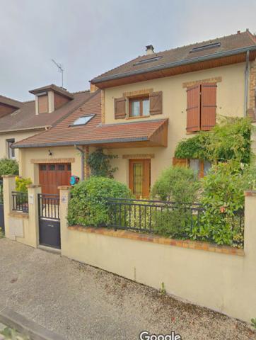 Saclay (91400) *** MAISON FAMILIALE LE VAL D'ALBIAN - ESPACE DE VIE 40m2 - 5 CHAMBRES DONT 4 SUITES PARENTALES - 5 WC - JARDI