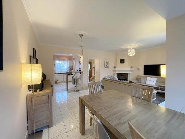 Saclay (91400) *** MAISON FAMILIALE LE VAL D'ALBIAN - ESPACE DE VIE 40m2 - 5 CHAMBRES DONT 4 SUITES PARENTALES - 5 WC - JARDI