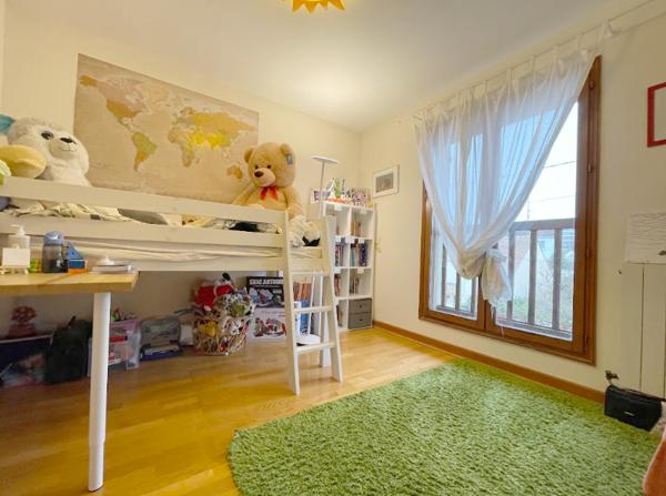 Saclay (91400) *** MAISON FAMILIALE LE VAL D'ALBIAN - ESPACE DE VIE 40m2 - 5 CHAMBRES DONT 4 SUITES PARENTALES - 5 WC - JARDI