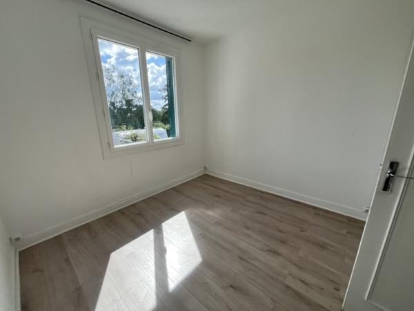 Maison à louer 1 200 € CC St-Pierre-des-Corps 5 p 95 m² DPE D