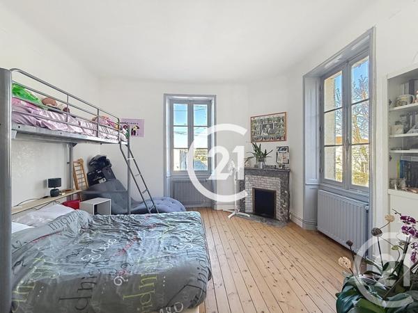 Maison à vendre  5 pièces - 173 m2 CHATEAUBERNARD - 16