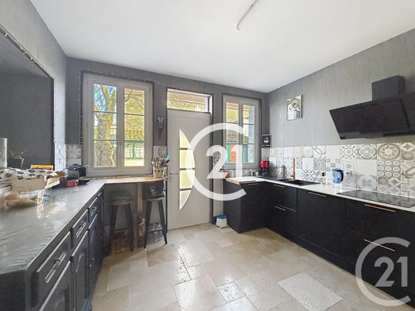 Maison à vendre  5 pièces - 173 m2 CHATEAUBERNARD - 16