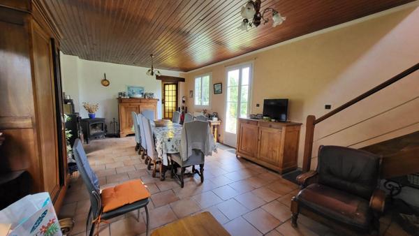 24400 Mussidan quartier calme maison de 142 m² 6 pièces 3 chambres  dépendances sur 3764 m2