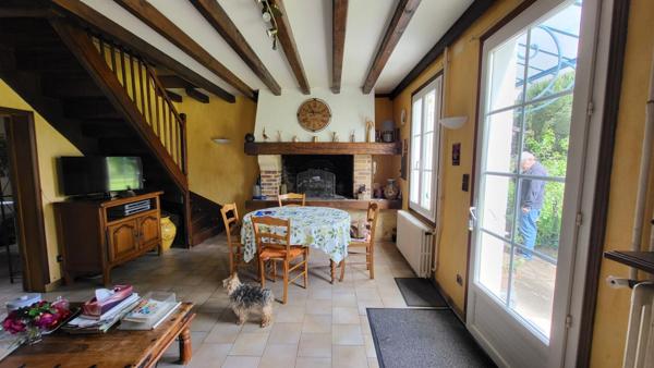 24400 Mussidan quartier calme maison de 142 m² 6 pièces 3 chambres  dépendances sur 3764 m2