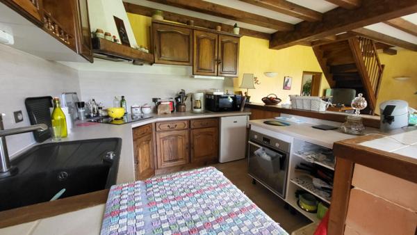 24400 Mussidan quartier calme maison de 142 m² 6 pièces 3 chambres  dépendances sur 3764 m2