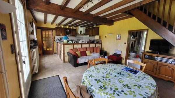 24400 Mussidan quartier calme maison de 142 m² 6 pièces 3 chambres  dépendances sur 3764 m2