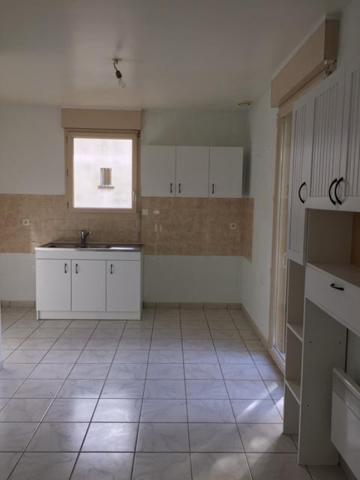 Maison à louer Montfort Sur Meu : 5 pièces, 109m² avec 3 chambre(s) à 1 133€ - AJP Immobilier Pacé