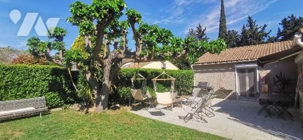 SAINT MARTIN DE CRAU, Un air de vacances !!!
Cette jolie maison de plain pied sur un terrain c...