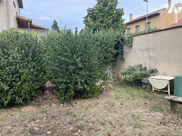 MAISON A RENOVER AVEC BEAU TERRAIN DETACHABLE