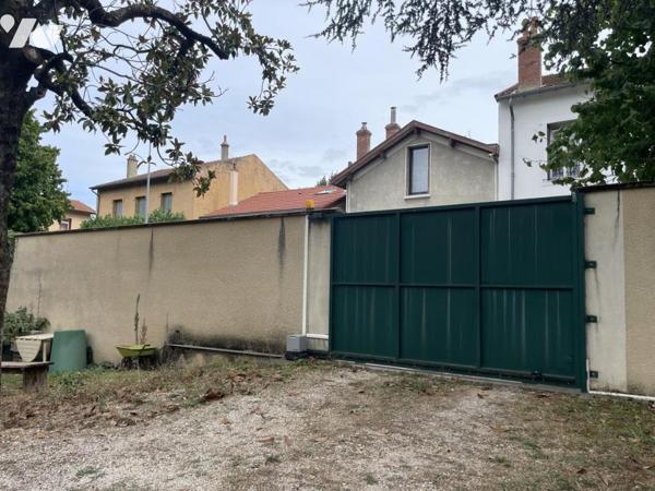 MAISON A RENOVER AVEC BEAU TERRAIN DETACHABLE