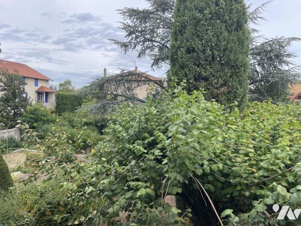 MAISON A RENOVER AVEC BEAU TERRAIN DETACHABLE