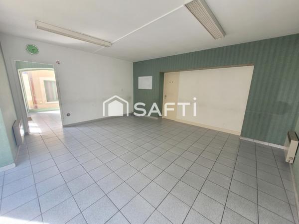 LOCAL COMMERCIAL coeur de marché avec Sanitaires