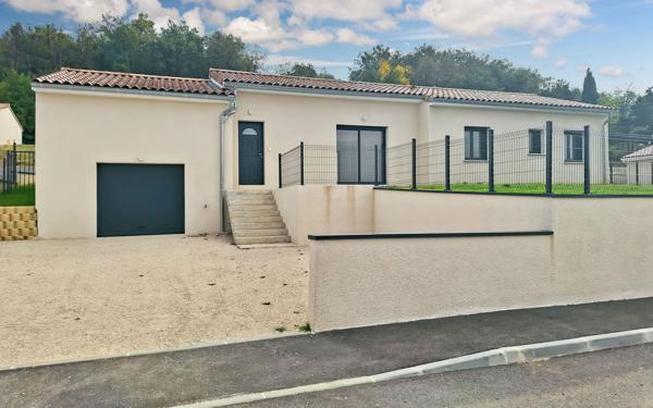 Maison à vendre    4 pièces •  Clérieux