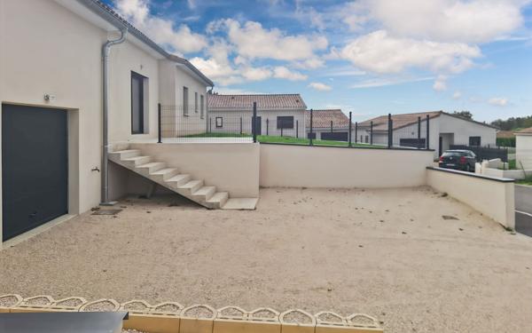 Maison à vendre    4 pièces •  Clérieux