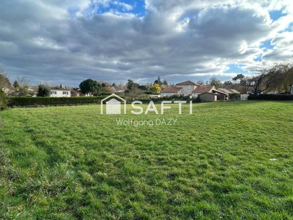 Terrain constructible et non viabilisé