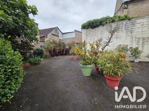 Immeuble à vendre 230 m² Louvres