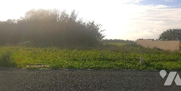 Terrain à bâtir d'une surface de 439 m2 dans lotissement de 4 lots.